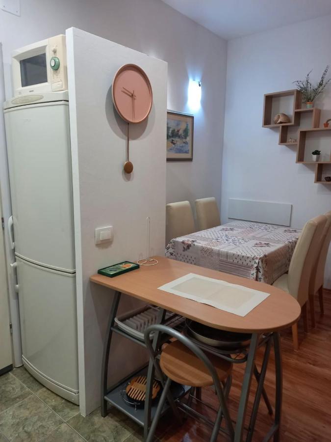 Appartement Jelena à Omiš Extérieur photo