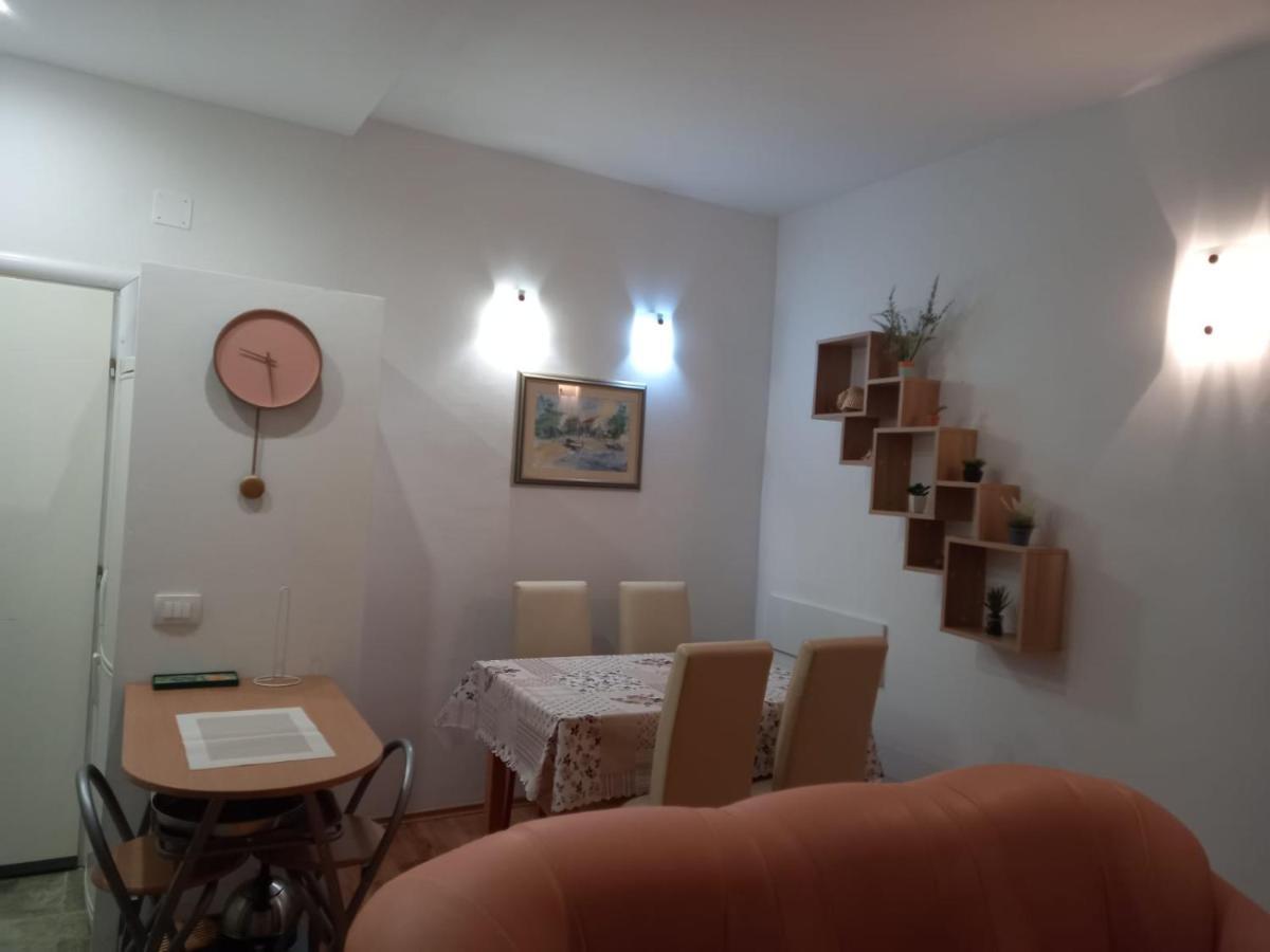 Appartement Jelena à Omiš Extérieur photo