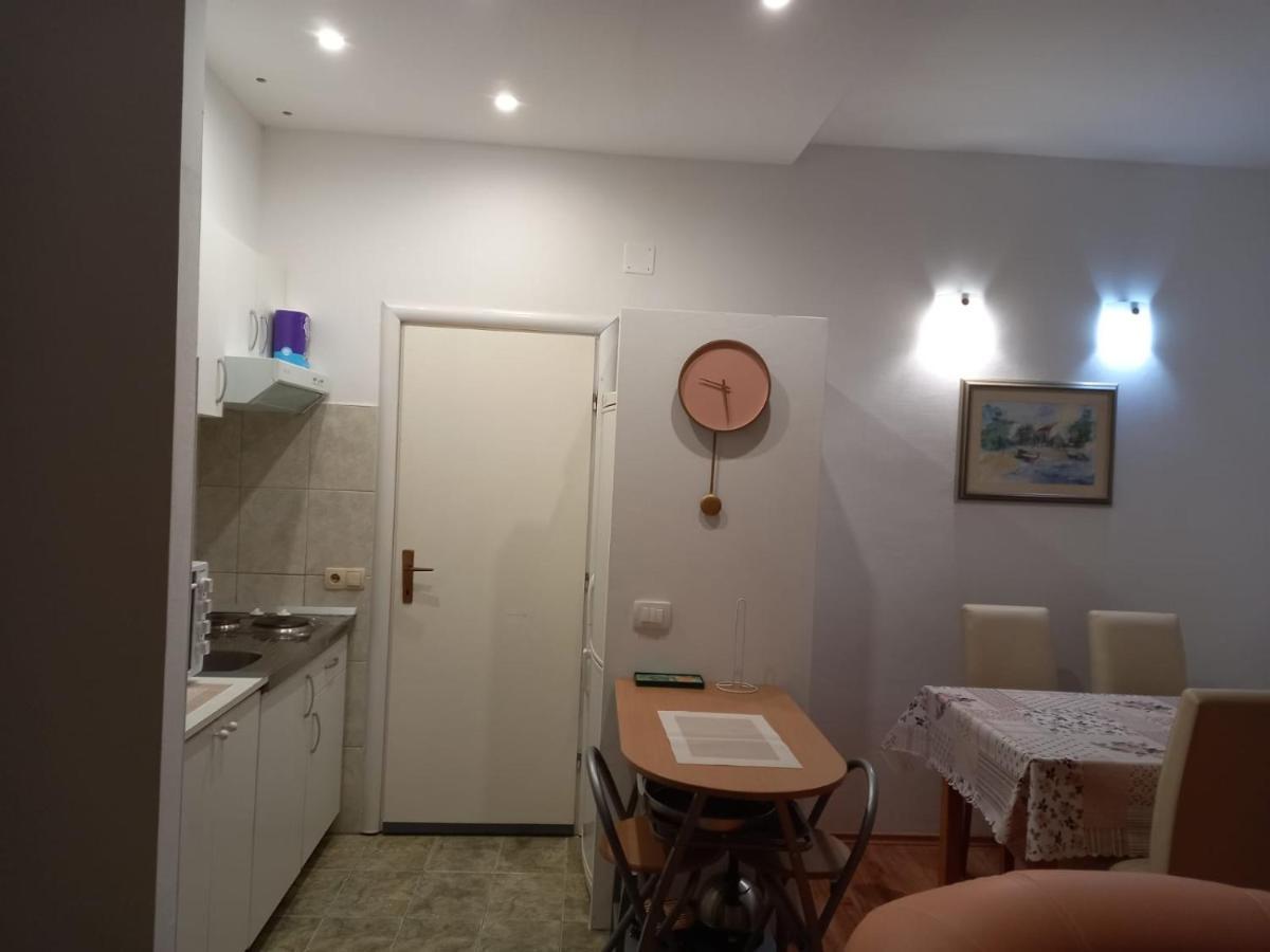 Appartement Jelena à Omiš Extérieur photo