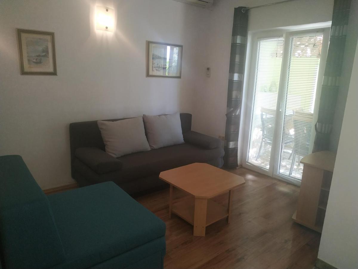 Appartement Jelena à Omiš Extérieur photo