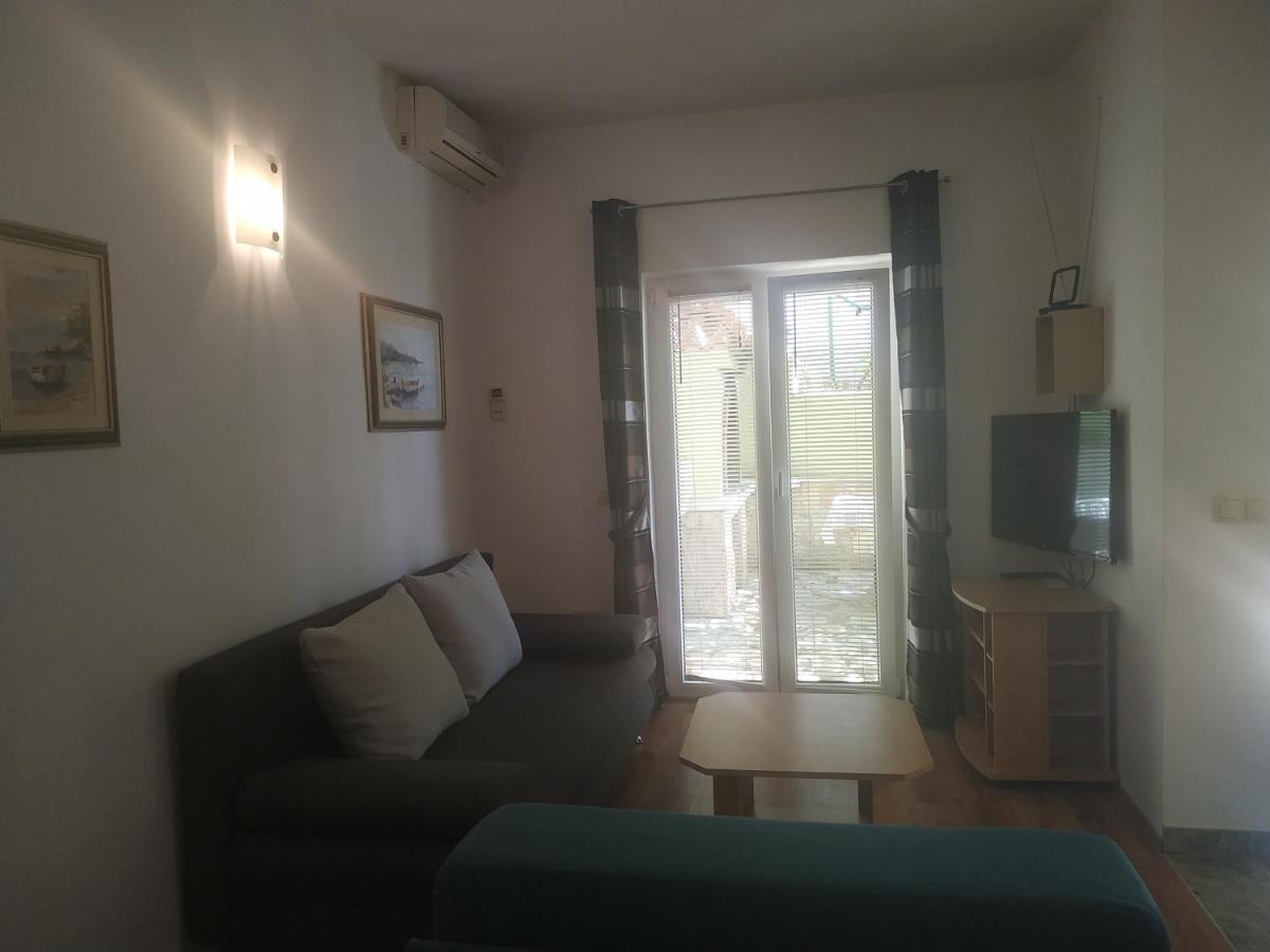 Appartement Jelena à Omiš Extérieur photo