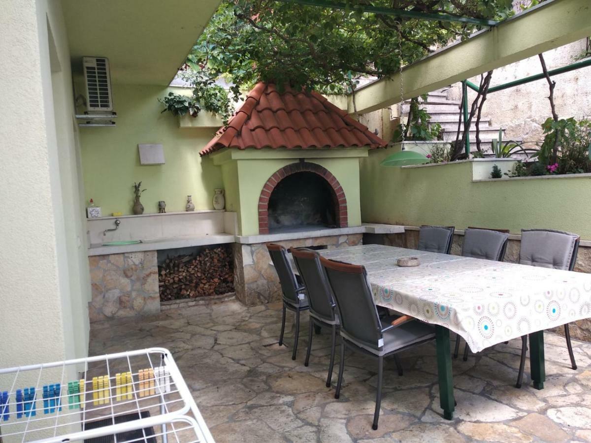 Appartement Jelena à Omiš Extérieur photo