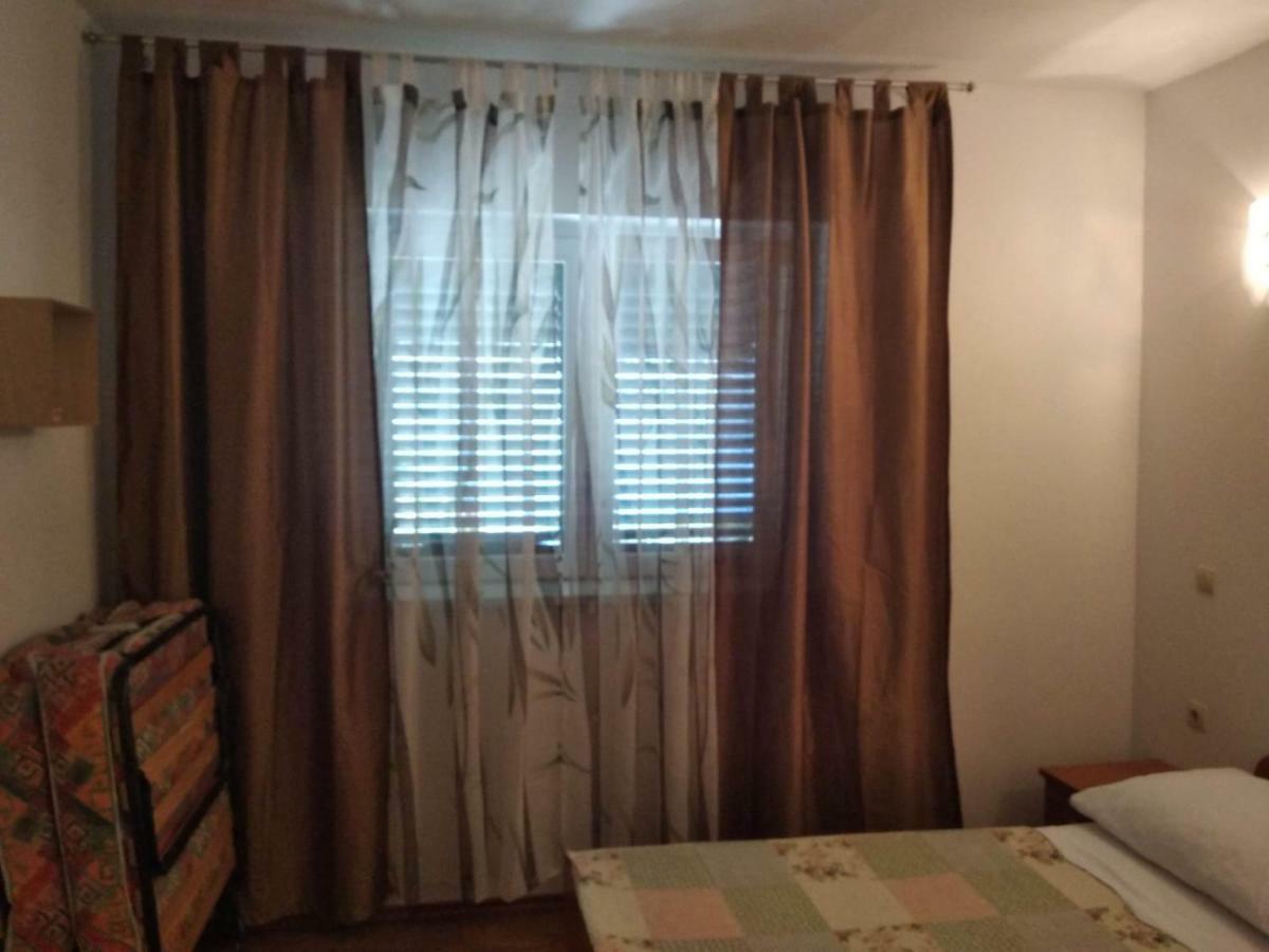 Appartement Jelena à Omiš Extérieur photo
